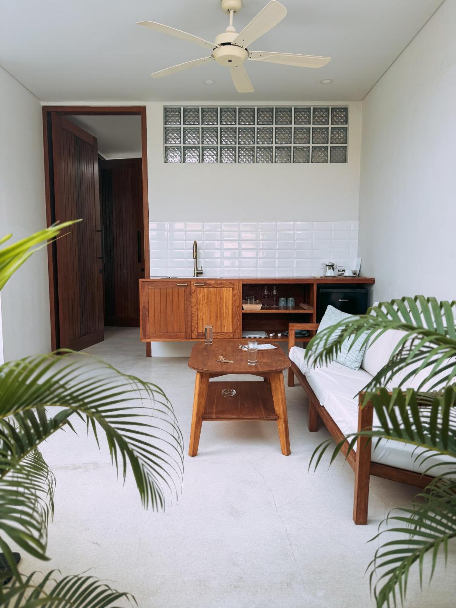 Neptune Studios Adults Only Gym And Recovery Access Kuta  Kültér fotó